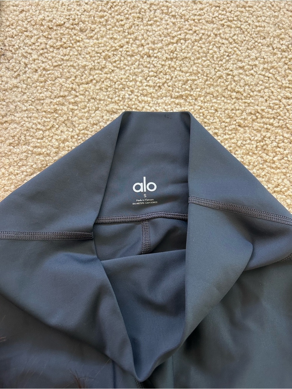 ALO High-Waist Airlift Legging in Anthracite - Picture 5 of 8